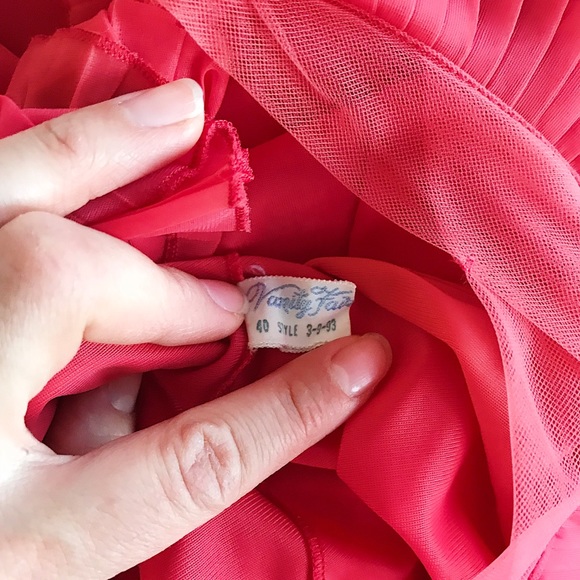 Vintage Vanity Fair Nightgown - Picture 3 of 6